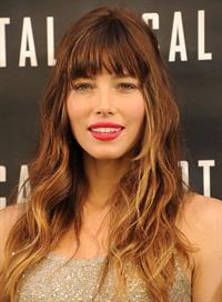 Jessica Biel poses at the Total Recall - Los Angeles Photo Call on July 28, 2012 in Beverly Hills, California