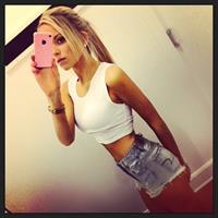 Keilih Stafford taking a selfie