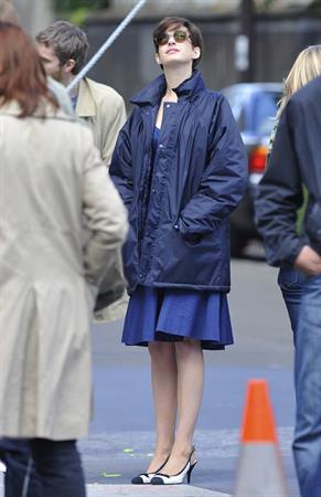 Anne Hathaway set of One Day in Paris August 31, 2013