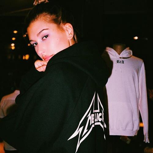 Hailey Bieber