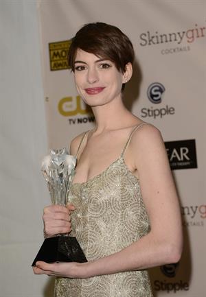Anne Hathaway attends the Critics' Choice Movie Awards 2013 with Skinnygirl Cocktails at Barkar Hangar
