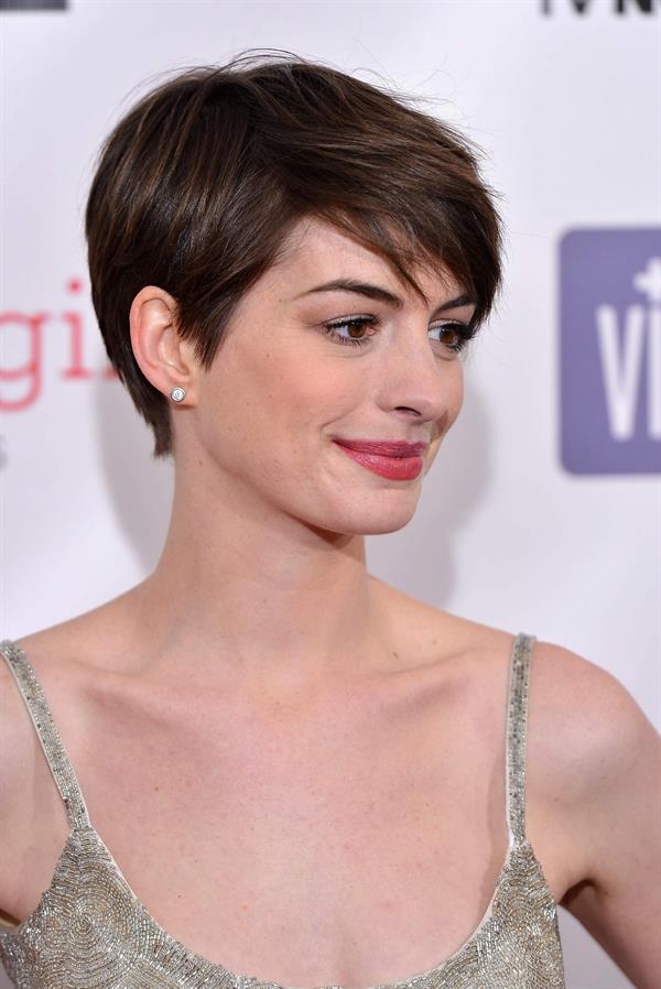 Anne Hathaway attends the Critics' Choice Movie Awards 2013 with Skinnygirl Cocktails at Barkar Hangar