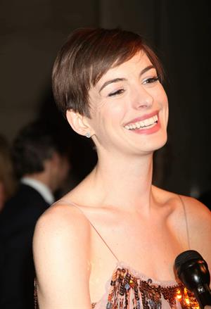 Anne Hathaway Attended the Museum of the Moving Image 27th Annual Black Tie Salute in New York Dec 11, 2012