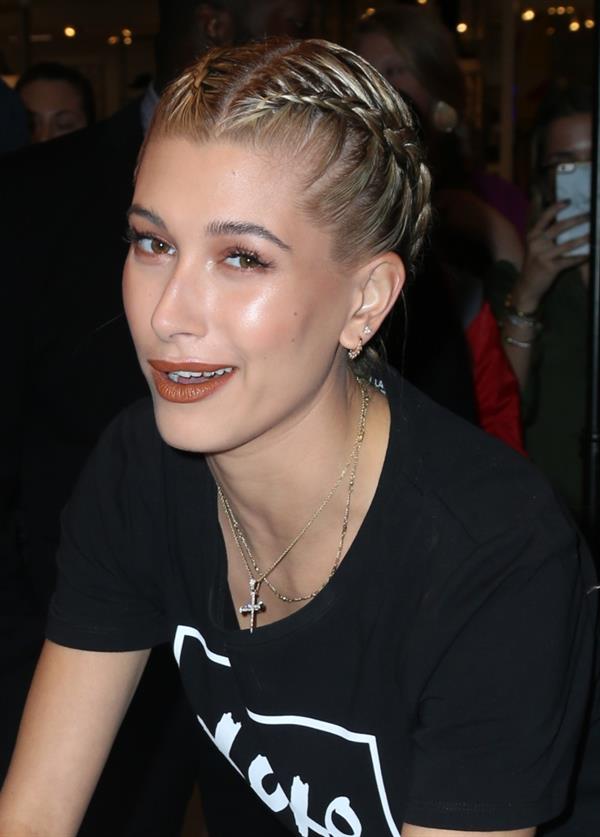 Hailey Bieber