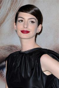 Anne Hathaway Les Miserables NY Premiere December 10-2012 