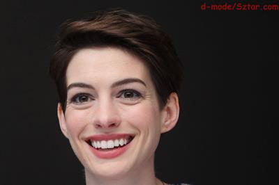 Anne Hathaway Photocall of the musical Les Miserables at the Mandarin Hotel in New York, NY, December 2, 2012