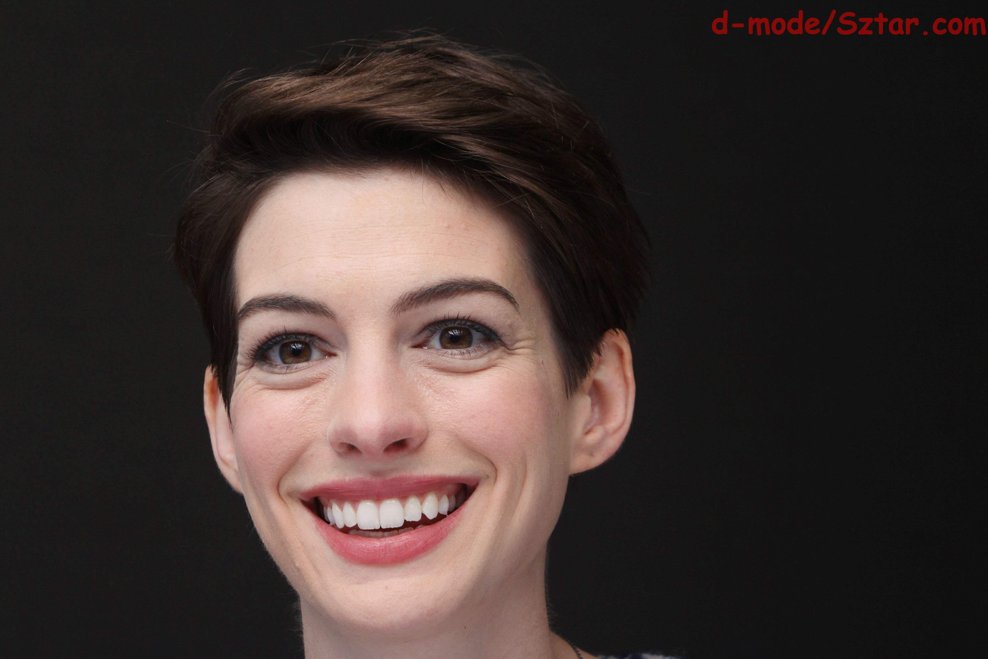 Anne Hathaway Photocall of the musical Les Miserables at the Mandarin Hotel in New York, NY, December 2, 2012