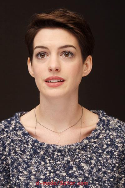 Anne Hathaway Photocall of the musical Les Miserables at the Mandarin Hotel in New York, NY, December 2, 2012