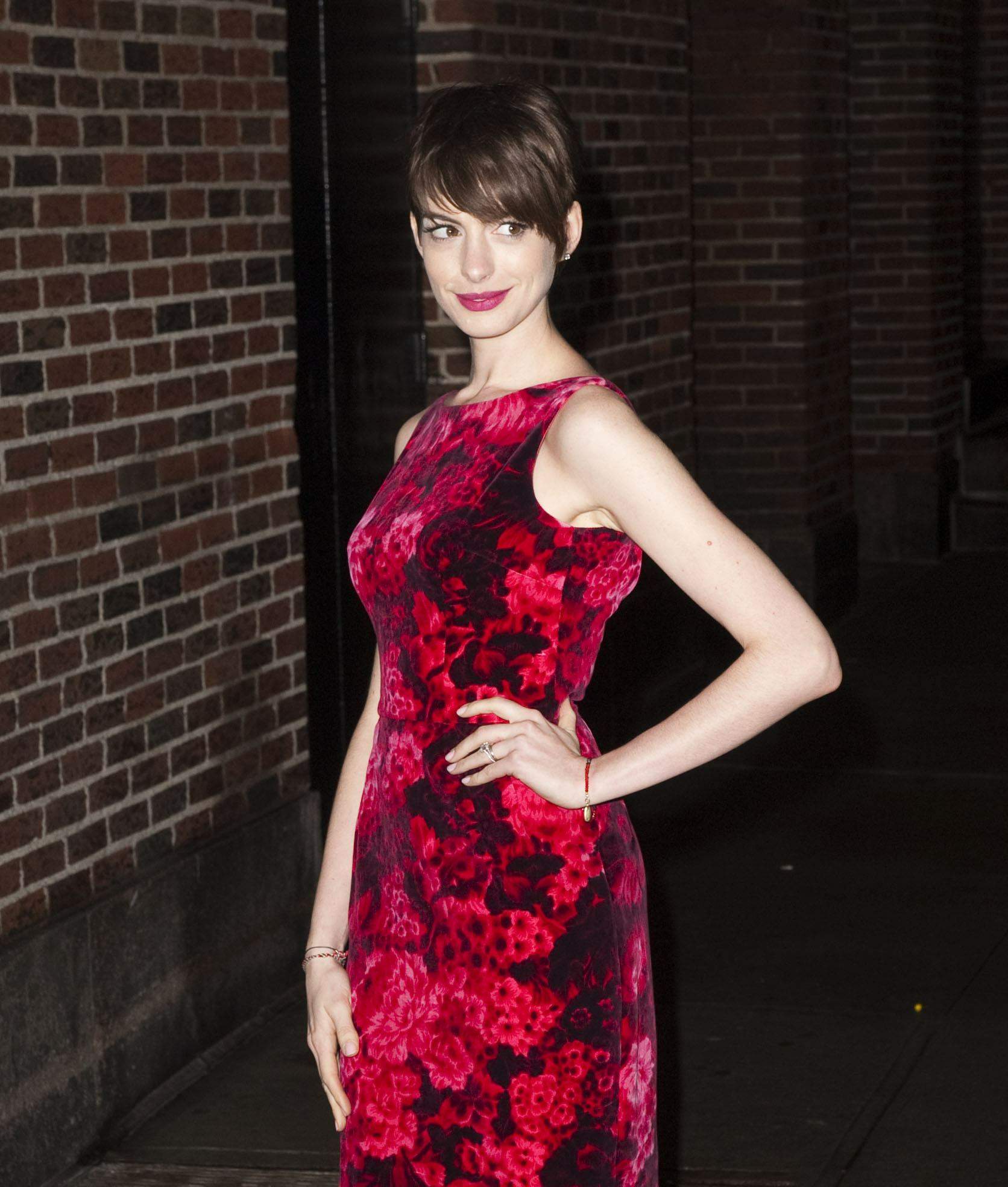Anne Hathaway outside Ed Sullivan Theater for Letterman December 10-2012 