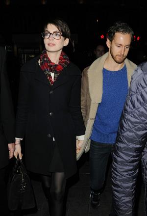 Anne Hathaway leaving her hotel and heading to the Empire Cinema Theatre in London - December 4, 2012