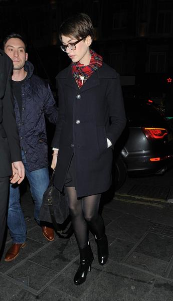 Anne Hathaway leaving her hotel and heading to the Empire Cinema Theatre in London - December 4, 2012