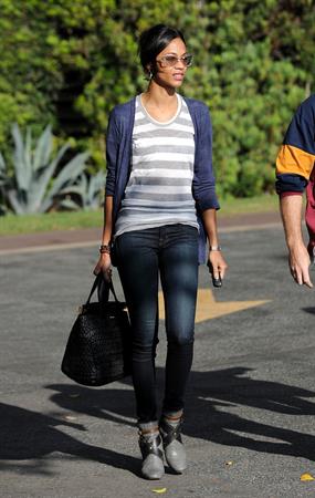 Zoe Saldana stops by the L.A. Mart