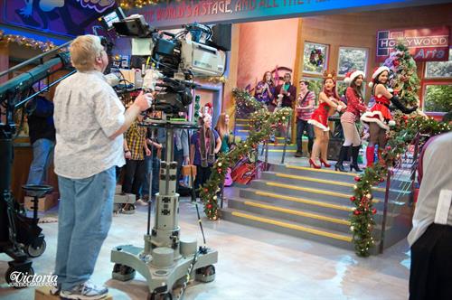 Victoria Justice Victorious Season 3 Episode 1 'A Christmas Tori' stills