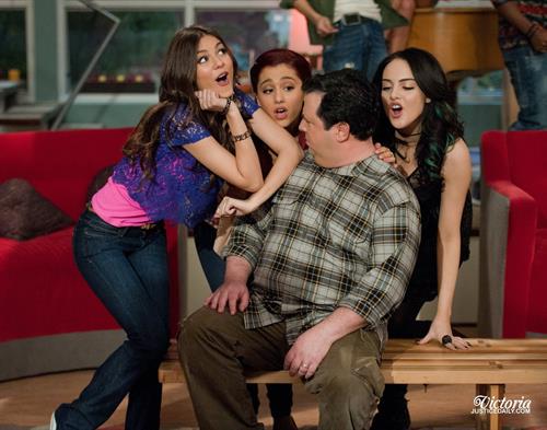 Victoria Justice Victorious Season 3-Episode 8 'April Fools' Blank' stills 