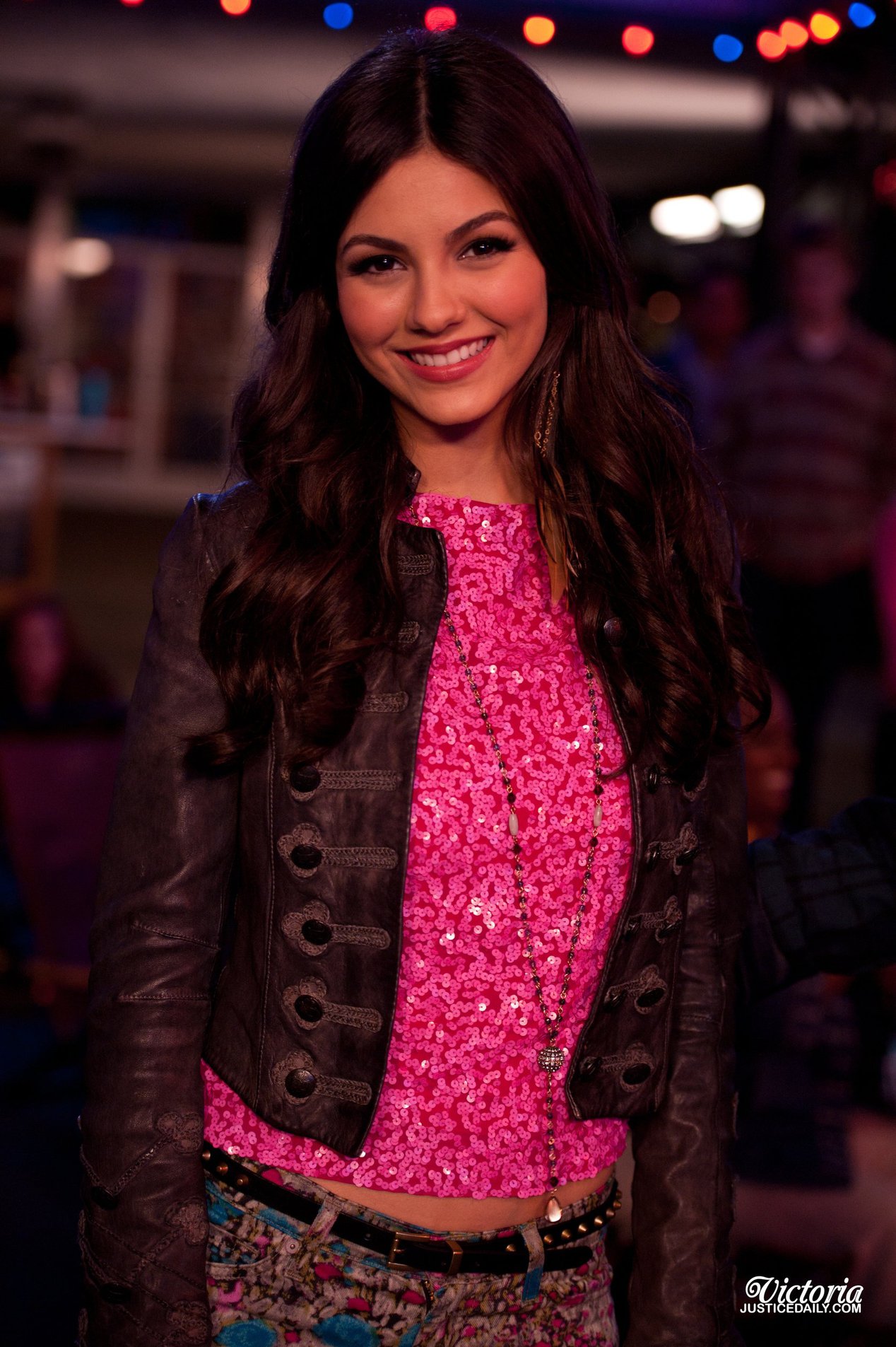 Victoria Justice Pictures Victoria Justice Victorious Season 3 Episode 19 'Tori fies Beck and Jade' stills