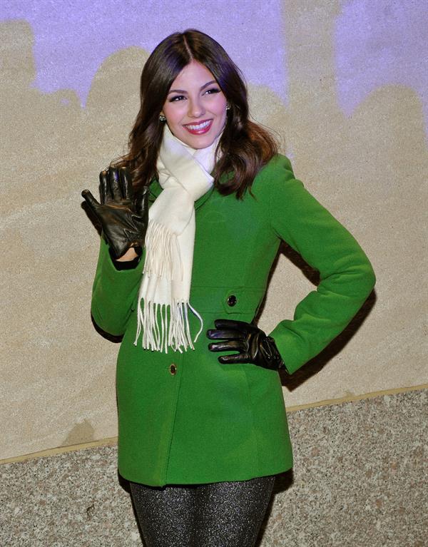 Victoria Justice 80th annual Rockefeller Center Christmas Tree Lighting Ceremony NYC 11/28/12 