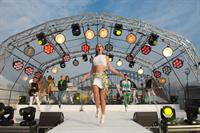 Katy Perry – “Sunrise” performance in Sydney 10/29/13