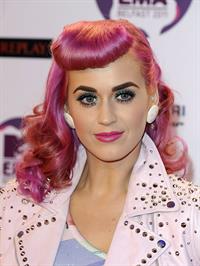 Katy Perry - 2011 MTV European Music Awards 11/6/11  