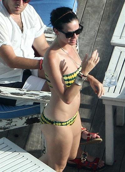 Katy Perry - In a bikini at a hotel pool in Miami July 27, 2012