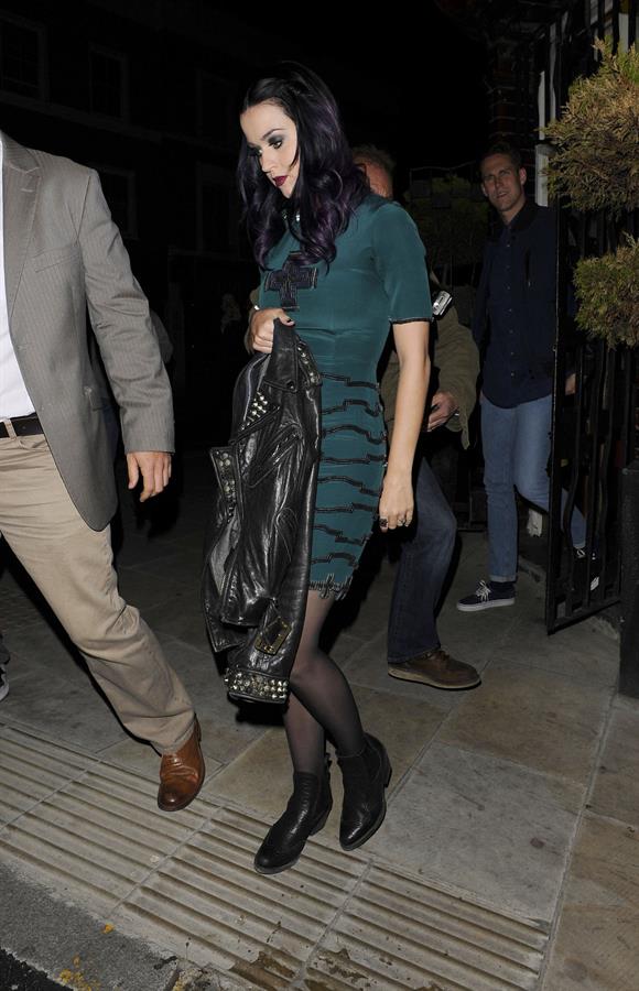 Katy Perry - Leaves The Dove pub in London. June 6, 2012