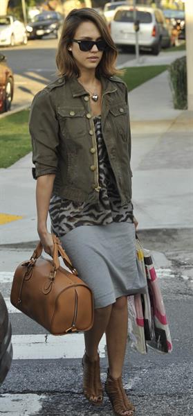 Jessica Alba at Bel Bambini in West Hollywood January 19, 2011 