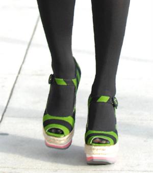 Jessica Alba shopping in Beverly Hills California on March 25, 2011 