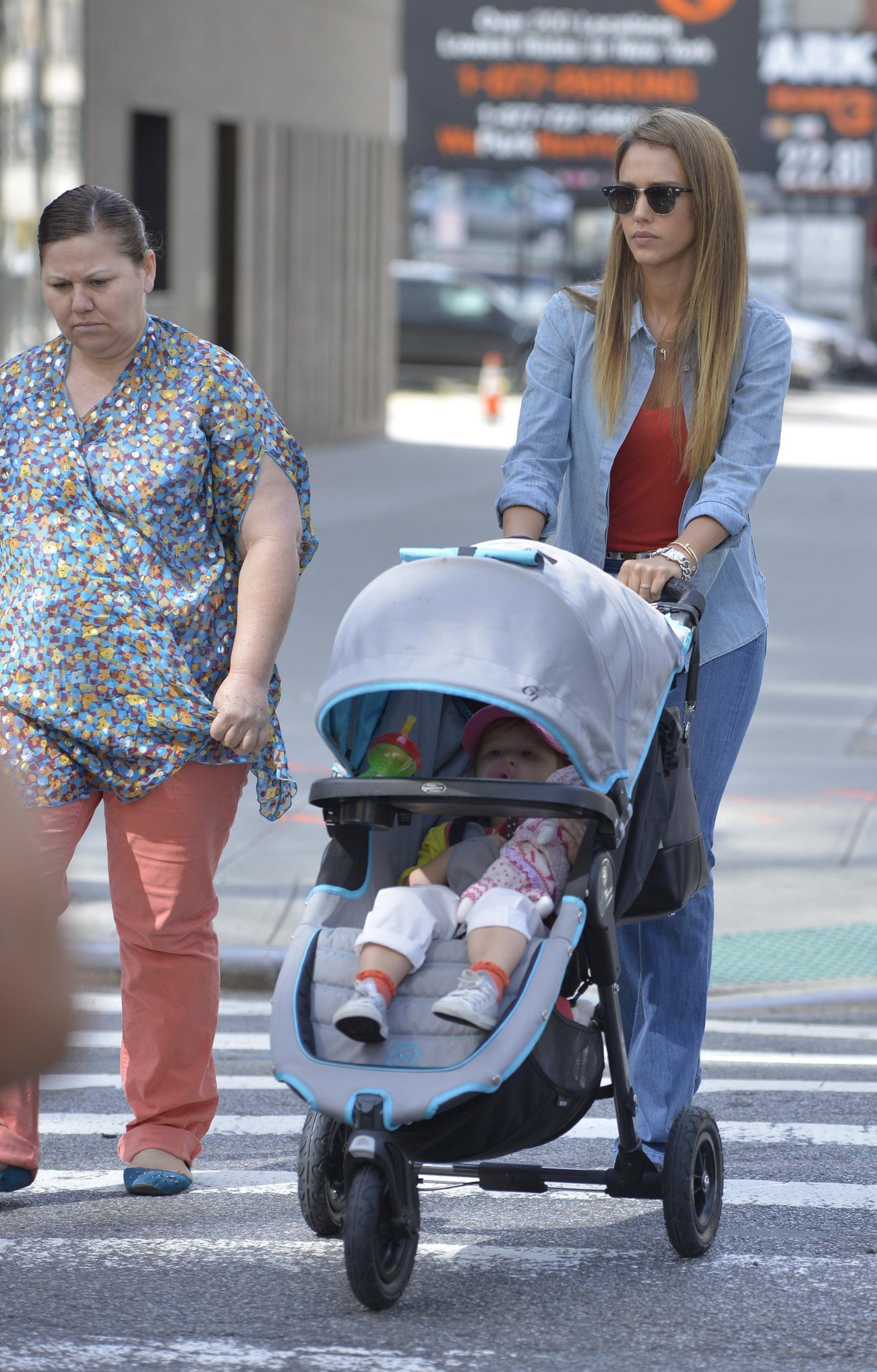 Jessica Alba – candids at Central Park Zoo, NY 9/9/13  