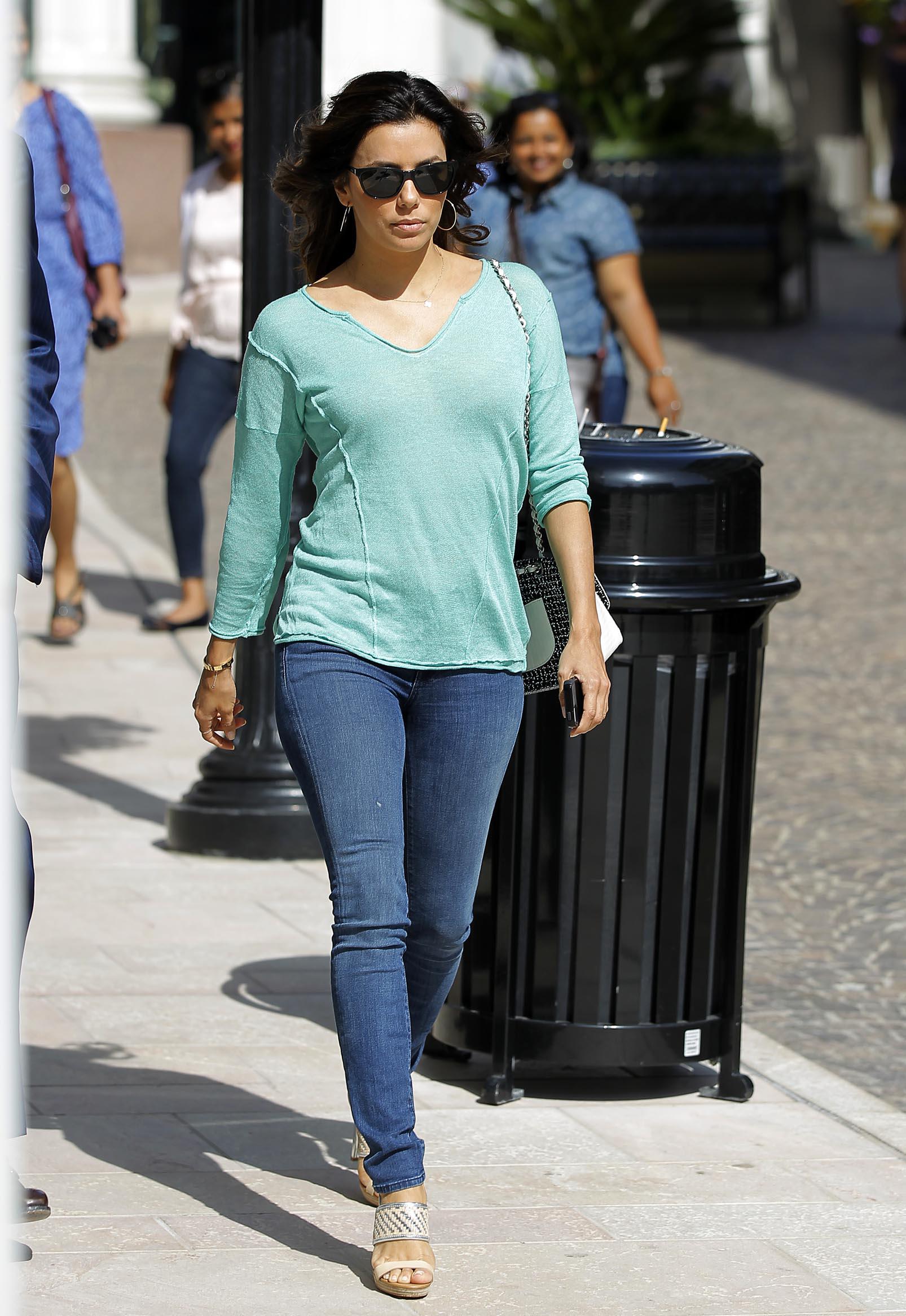 Eva Longoria Goes shoe shopping in Beverly Hills (May 23, 2013) 