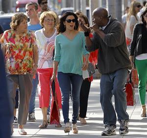 Eva Longoria Goes shoe shopping in Beverly Hills (May 23, 2013) 