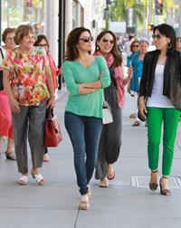 Eva Longoria Goes shoe shopping in Beverly Hills (May 23, 2013) 