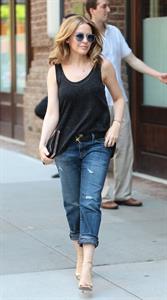 Kylie Minogue out for a stroll in New York City (20.06.2013) 