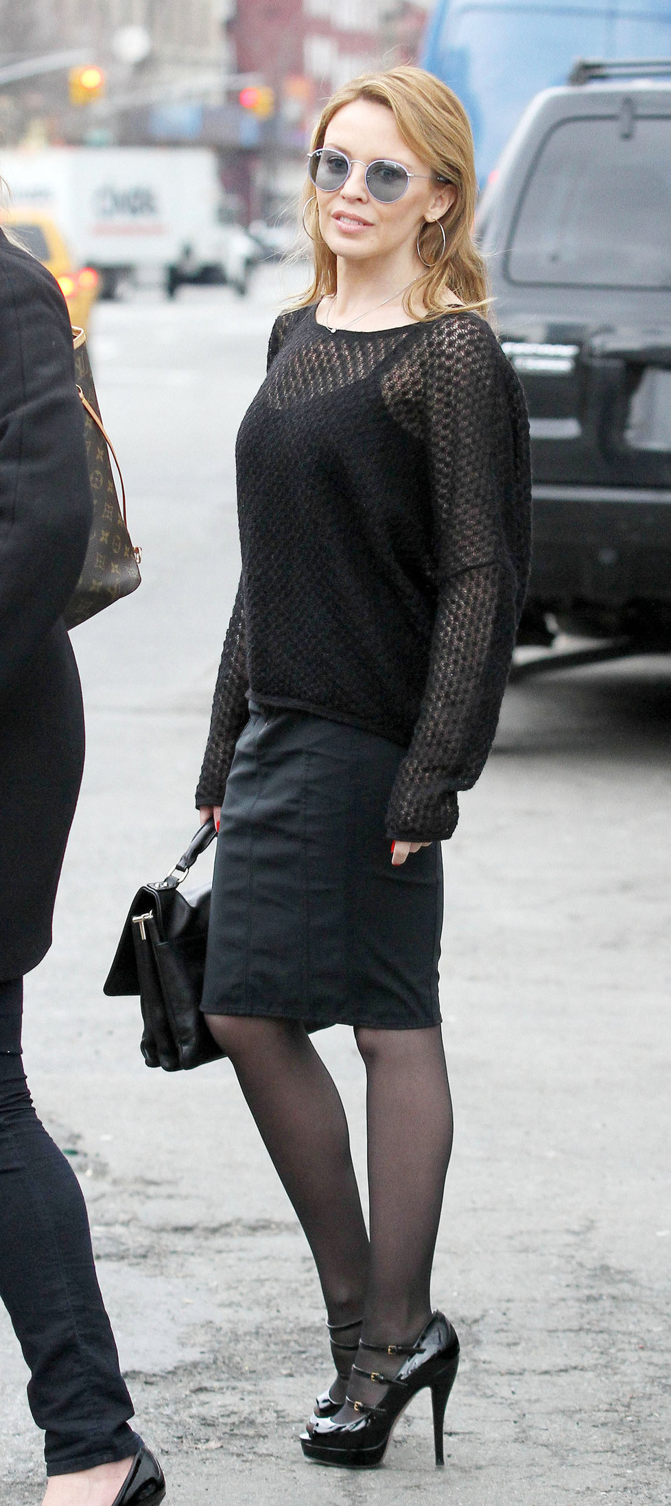 Kylie Minogue - Greets the fans in New York City (28.02.2013) 