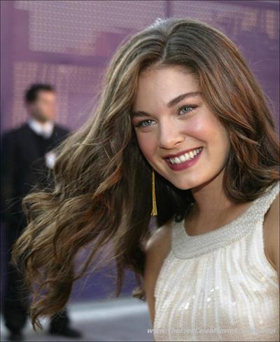 Alexa Davalos