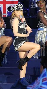 Kylie Minogue - Diamond Jubilee Concert  (4.6.2012)