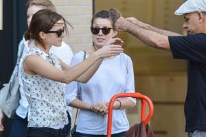 Emma Watson Shopping at a jewelry stand in the meatpacking district of New York 14.09.12