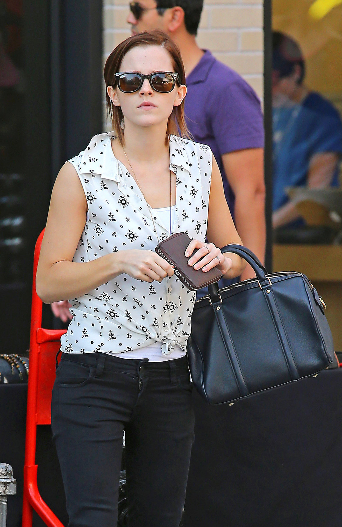 Emma Watson Shopping at a jewelry stand in the meatpacking district of New York 14.09.12
