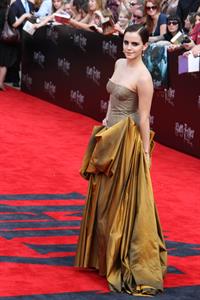 Emma Watson - Harry Potter and the Deathly Hallows Premiere in New York City, July 11, 2011