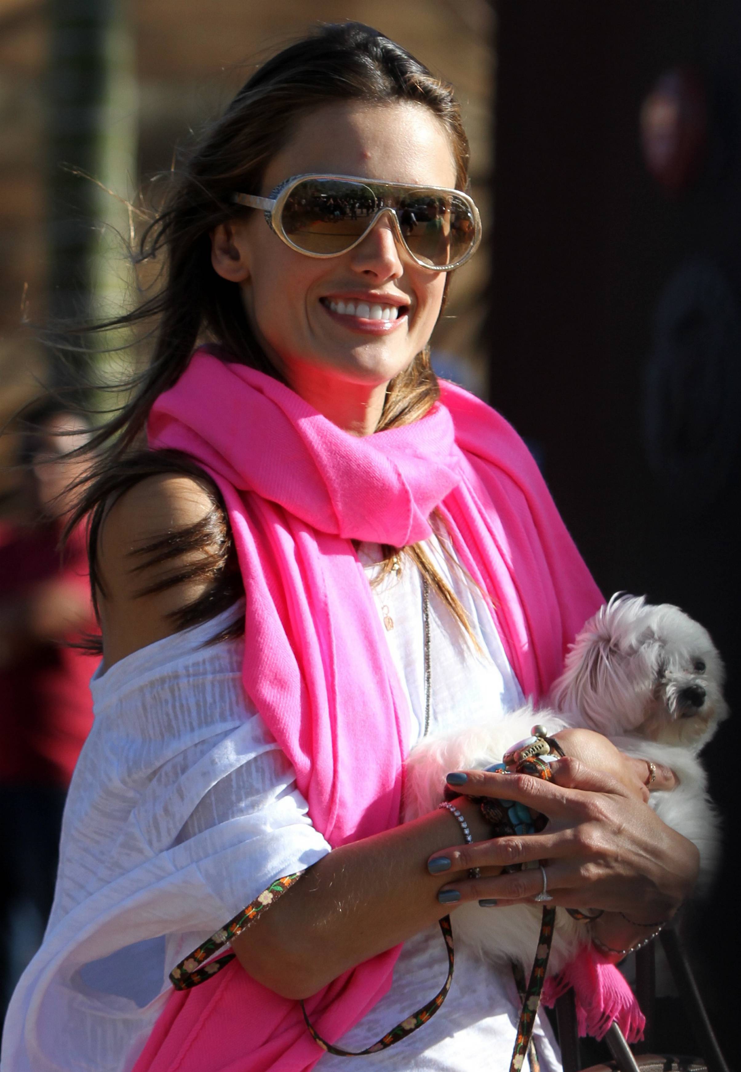 Alessandra Ambrosio at the Country Mart in Malibu on May 28, 2011
