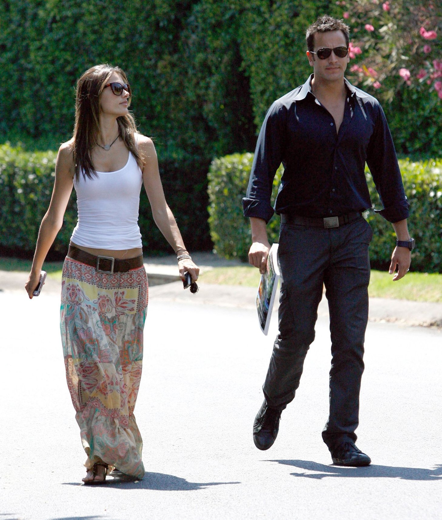 Alessandra Ambrosio checking out houses in Los Angeles 13.09.11 