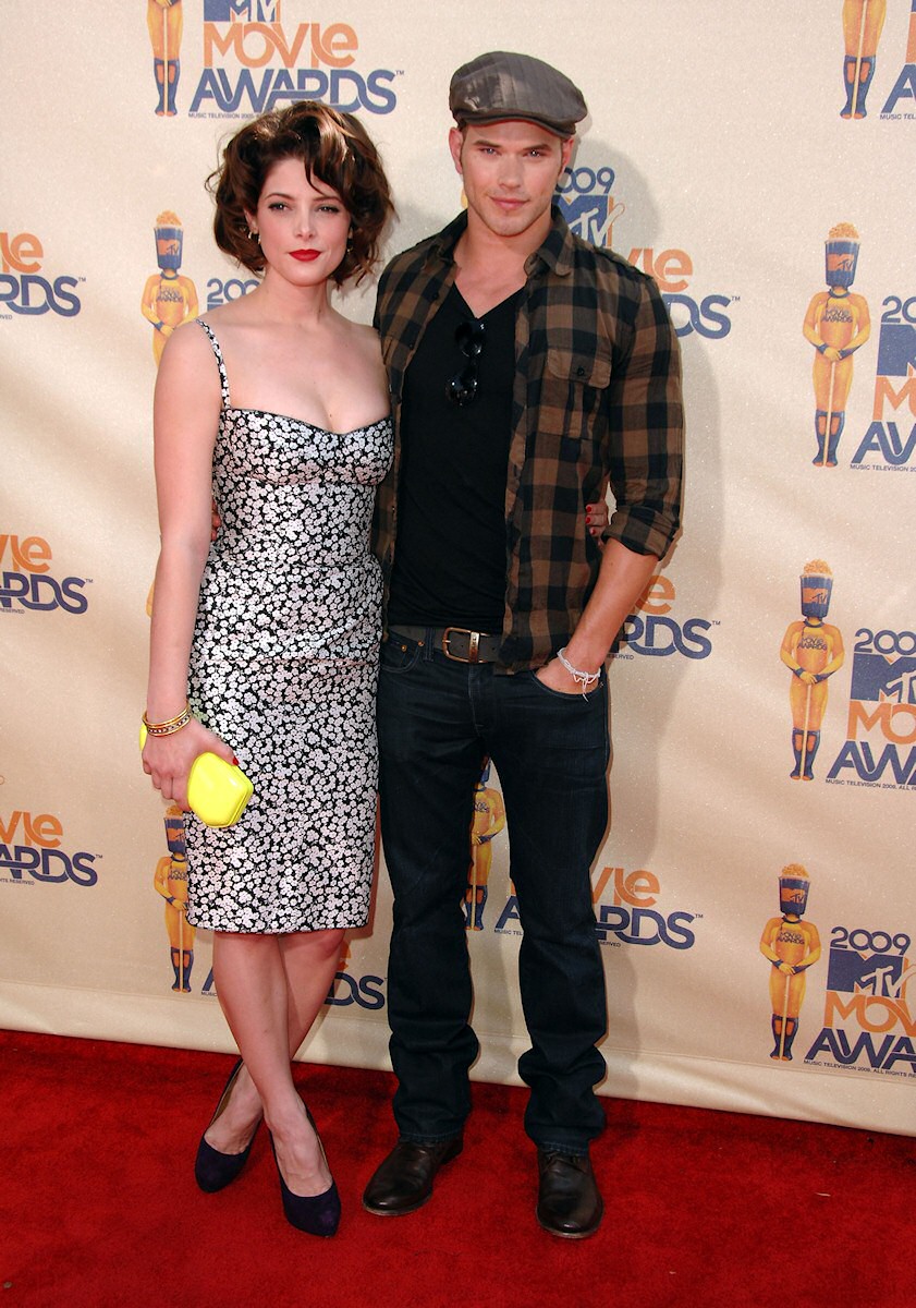 Ashley Greene at the 2009 MTV Movie Awards arrivals in Universal City