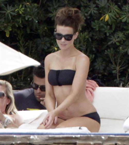 Kate Beckinsale in bikini as she fits in some sunbathing on family holiday in Mexico March 28-2013 