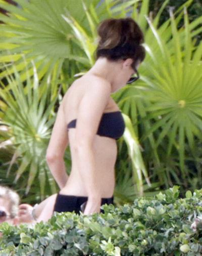 Kate Beckinsale in bikini as she fits in some sunbathing on family holiday in Mexico March 28-2013 
