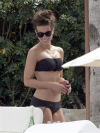 Kate Beckinsale in bikini as she fits in some sunbathing on family holiday in Mexico March 28-2013 