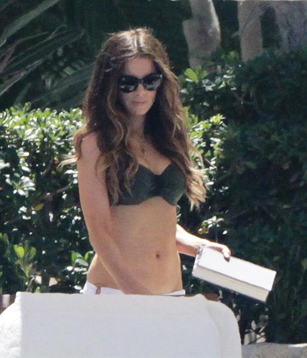 Kate Beckinsale in bikini as she fits in some sunbathing on family holiday in Mexico March 28-2013 