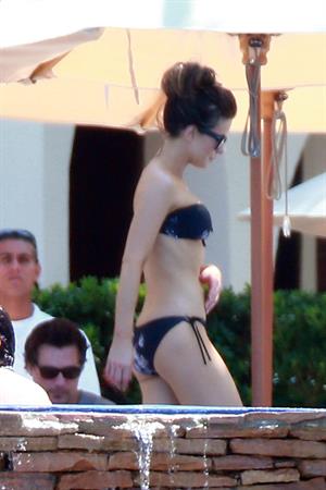 Kate Beckinsale wearing a bikini on vacation in Mexico August 21, 2013