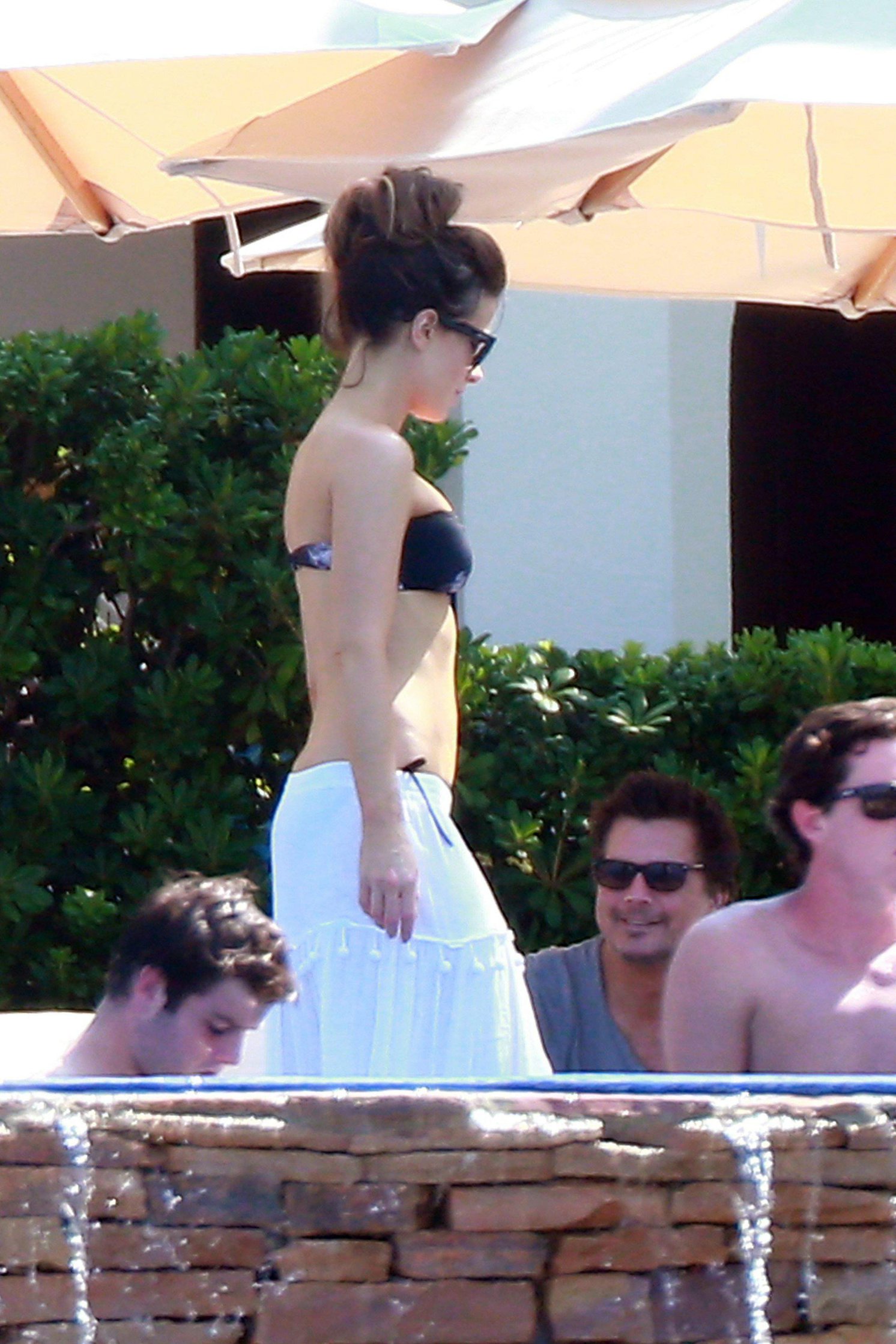 Kate Beckinsale wearing a bikini on vacation in Mexico August 21, 2013