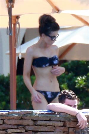 Kate Beckinsale wearing a bikini on vacation in Mexico August 21, 2013
