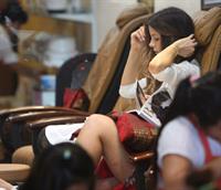 Kate Beckinsale Gets Her Nails Done in Brentwood - September 6, 2013