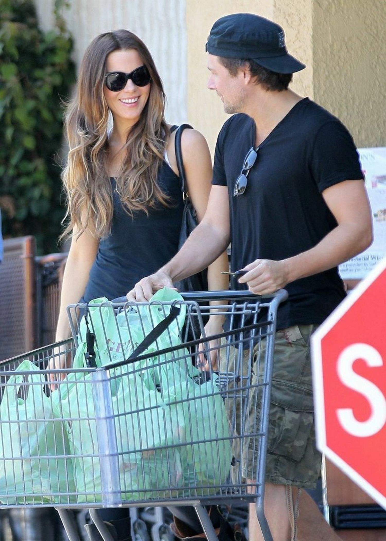 Kate Beckinsale In tights, shopping at a market in Pacific Palisades - September 15, 2013 