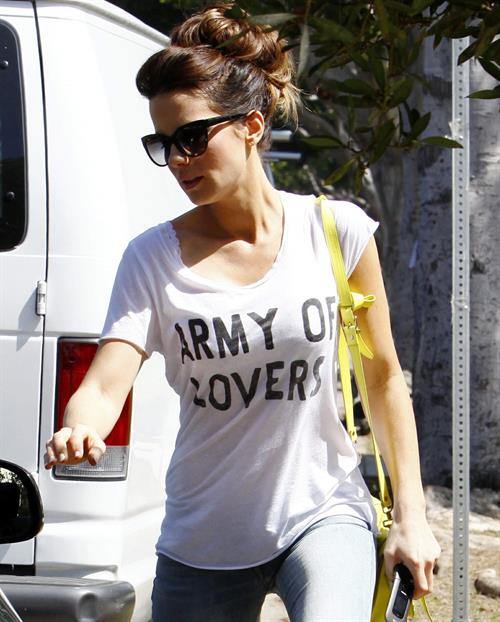 Kate Beckinsale out and about - August 15, 2013  